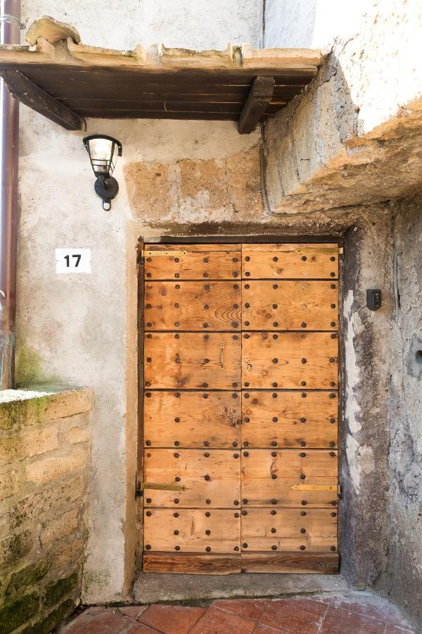 Opera Suites - Le Notti Bianche Calcata Exterior photo